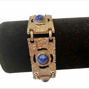 Vintage Celebrity Silver Toned Bracelet w/ Deep Blue Cabochons. Very str…